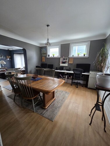 Spacious 4-bedroom Historic house with WiFi in heart of Detroit/Free Parking!