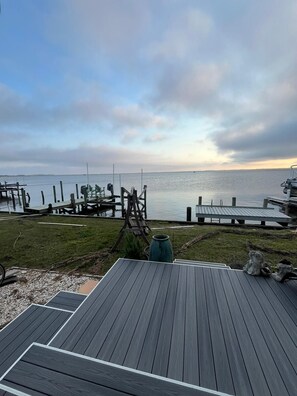 Property grounds - Cozy TINY HOME in Sandbridge by the bay and so close to the beach! (Virginia Beach)