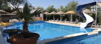 Lovely one-bedroom apartment with pool view on the 2nd floor - Cala della Pergola