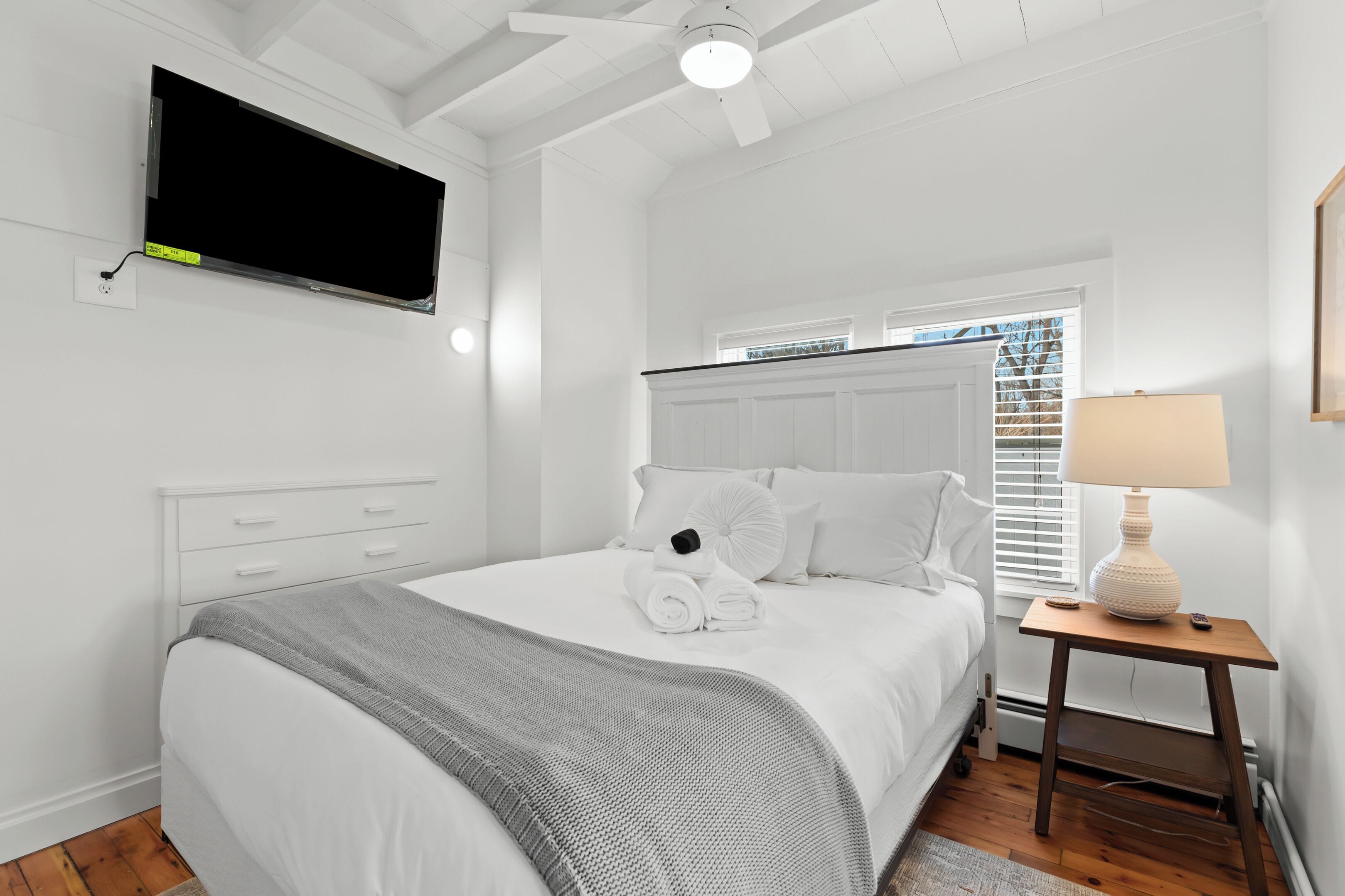 2 bedrooms, desk, iron/ironing board, free WiFi