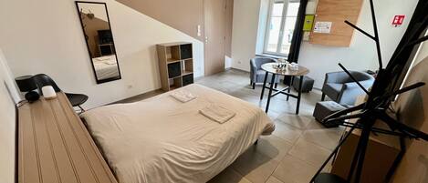 1 bedroom, desk, iron/ironing board, Internet