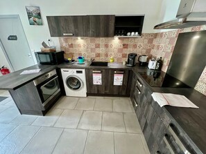 Fridge, microwave, oven, coffee/tea maker
