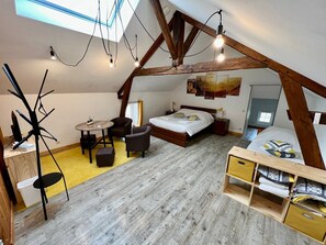 3 chambres, bureau, fer et planche Ă repasser, accĂšs Internet