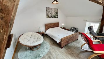 1 chambre, bureau, fer et planche Ă repasser, accĂšs Internet