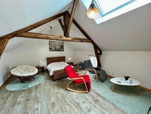 1 bedroom, desk, iron/ironing board, Internet