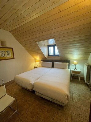 Superior Double or Twin Room, Balcony, Mountain View | Free WiFi - Hostal Nau Pradets (Vielha e Mijaran)