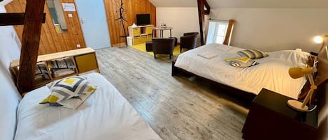 1 室のベッドルーム、アイロン / アイロン台、インターネット、ベッドシーツ