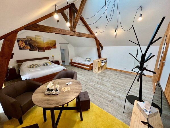 1 bedroom, iron/ironing board, internet, bed sheets