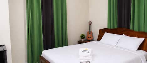 Deluxe Room, Mountain View | In-room safe, laptop workspace, soundproofing, iron/ironing board