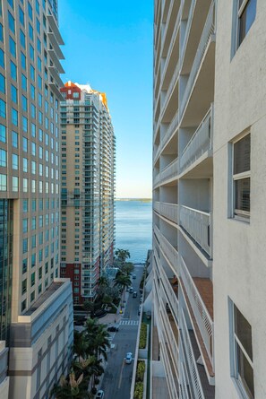 Exterior - Perfectly Located Miami 3BR with Stunning Views (Miami)