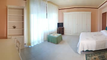 2 Schlafzimmer, Zimmersafe, Schreibtisch, Bügeleisen/Bügelbrett