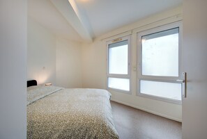 1 chambre, fer et planche à repasser, Wi-Fi, draps fournis