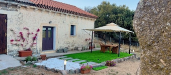 L'Olivastro Mini CountryHouse - Nature and relax 30 minutes from Costa Smeralda