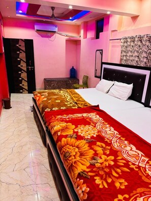 Free WiFi - Laxmi Homestay (Varanasi)