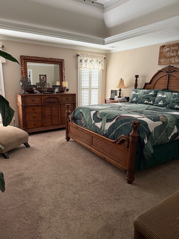 3 bedrooms, iron/ironing board, WiFi, bed sheets