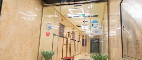 Quầy tiếp tân
