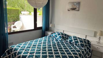 2 chambres, fer et planche Ă repasser, Wi-Fi, draps fournis