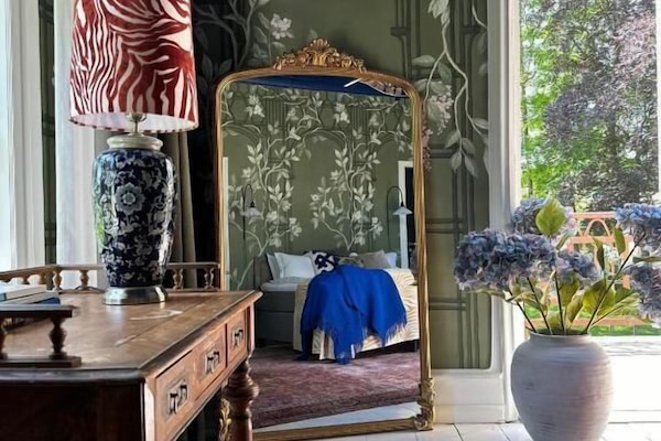 Family Suite, Balcony, Garden View | Interior