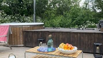 Doppelzimmer, Terrasse, Gartenblick | AuĂen-Whirlpool