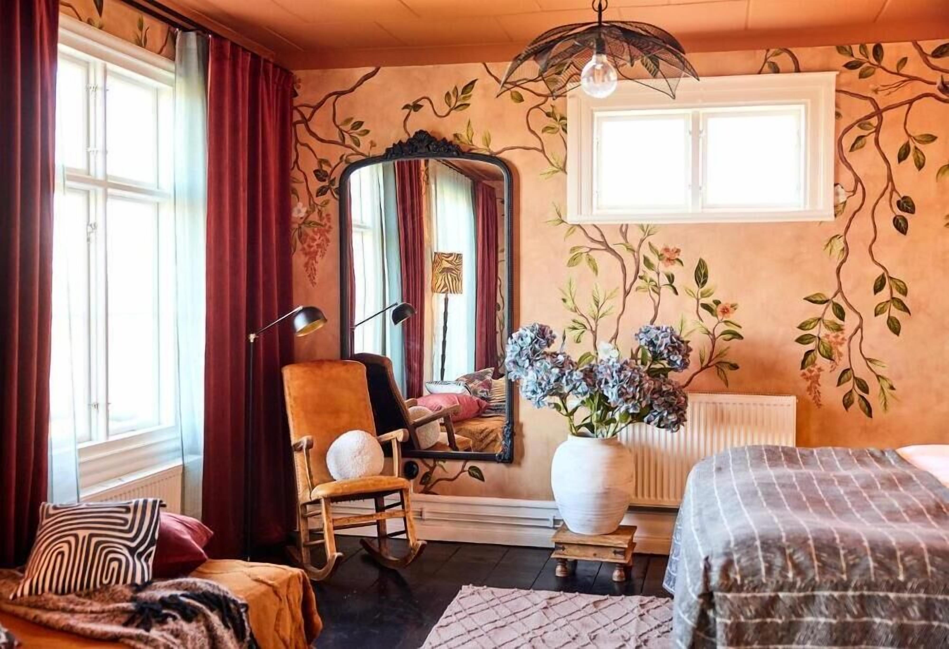 Blackout curtains, iron/ironing board, free WiFi