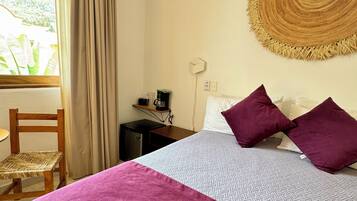 Deluxe Room | Laptop workspace, free WiFi