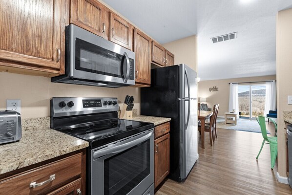 Fridge, microwave, oven, stovetop