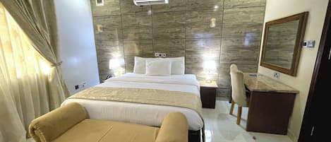 Deluxe-Einzelzimmer | 1 Schlafzimmer, Allergikerbettwaren, individuell eingerichtet