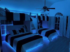 5 bedrooms, iron/ironing board, free WiFi, bed sheets