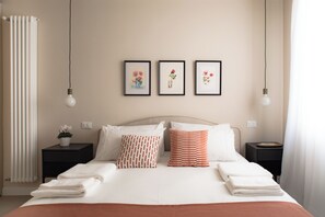 2 chambres, fer et planche à repasser, Wi-Fi, draps fournis