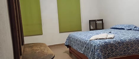 3 quartos, ferros/tábuas de passar roupa, Wi-Fi, roupa de cama