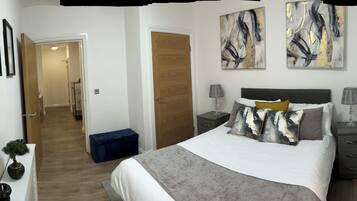 2 bedrooms, desk, iron/ironing board, free WiFi