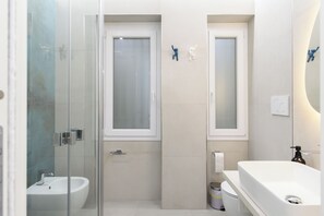 Hair dryer, towels, soap, shampoo - Domus Suites (Rome)