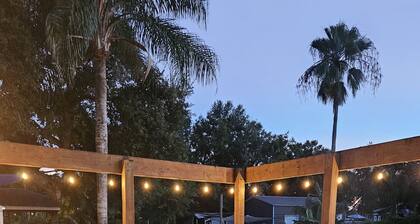 Enjoy Pool, Billiards, Sauna, Access to the Lake
