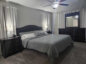 3 bedrooms, desk, iron/ironing board, free WiFi