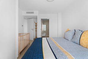 2 bedrooms, iron/ironing board, free WiFi, bed sheets - Agusta - Appt climatisé vue mer (La Turbie)