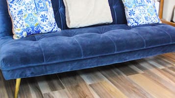 1 habitación, tabla de planchar con plancha, wifi gratis y ropa de cama