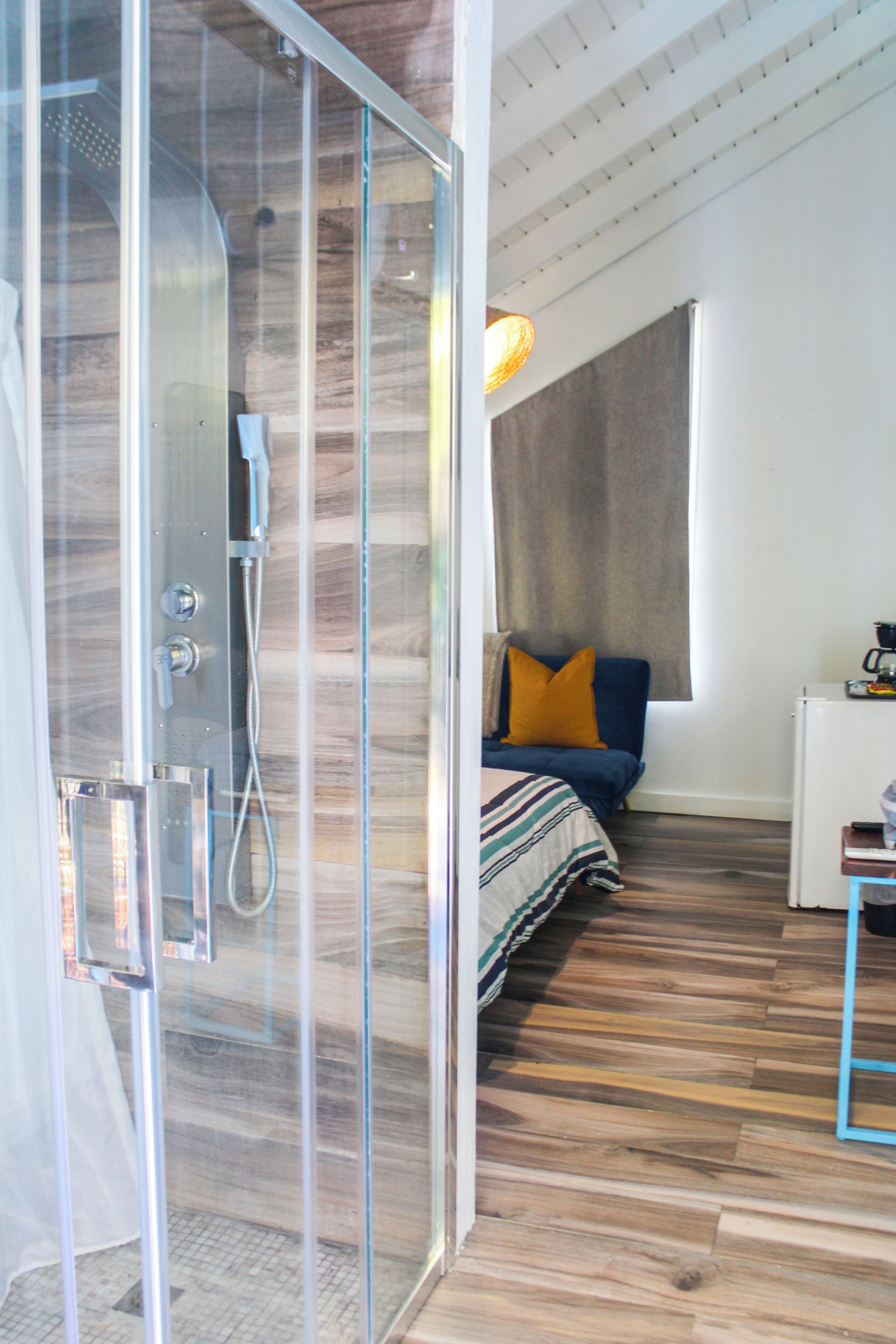 Deluxe Double Room, Bay View | Bathroom | Shower, hair dryer, towels, soap