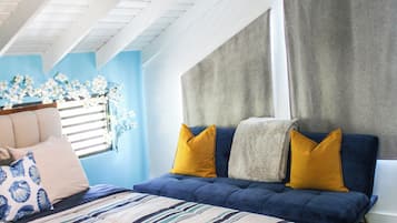 Deluxe-Doppelzimmer, Buchtblick | 1 Schlafzimmer, Bügeleisen/Bügelbrett, kostenloses WLAN, Bettwäsche