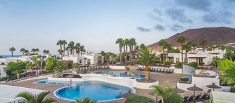 Large Playa Blanca Villa | A/C + Private Terrace!