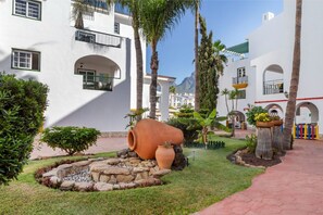 Property grounds - Family 2-Bed Apartment | Costa Adeje | Sleeps 6 (Costa Adeje)