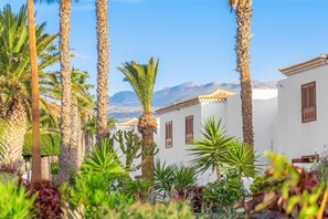 Property grounds - Spacious 1-Bed Apartment | Golf del Sur | Sleeps 4 (Golf del Sur)