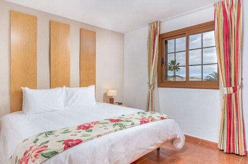 Spacious 1-Bed Apartment | Golf del Sur | Sleeps 4