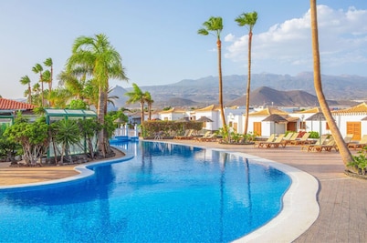 Spacious 1-Bed Apartment | Golf del Sur | Sleeps 4