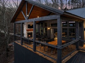 Outdoor dining - Luxury Broken Bow Cabin w/ Mountain Views, Hot Tub, Game Room, Deck & Pets OK (Broken Bow)