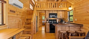 Barnwell Mountain Cabins #2: Cabin/Tiny Home w/ loft in Gilmer across from BMRA