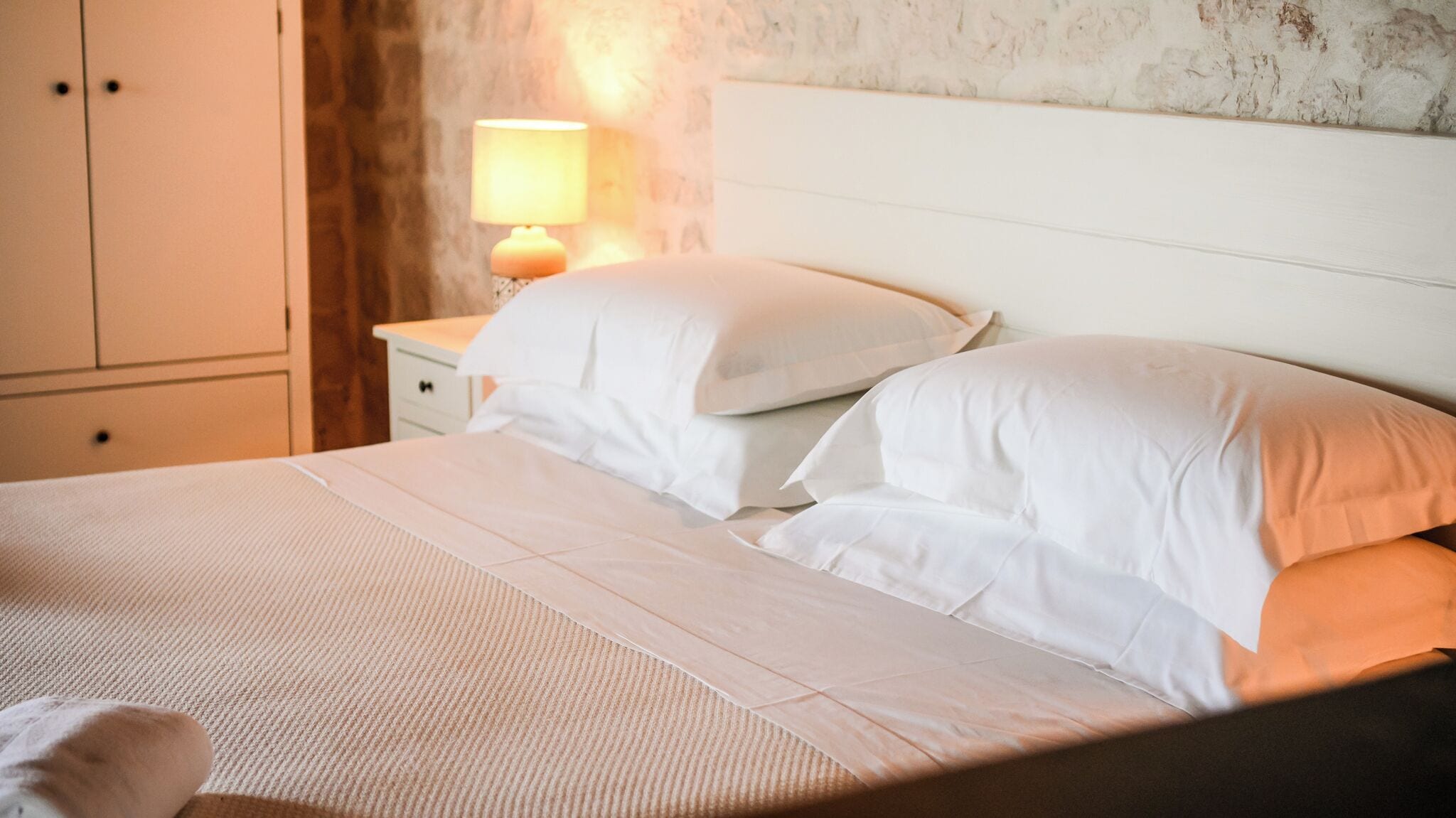 Suite presidencial, vistas al jardín | Ropa de cama de alta calidad y edredones de plumas