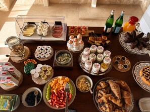 Free daily local cuisine breakfast - Masseria Surace (Noci)