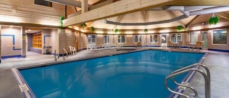 Una piscina techada, una piscina climatizada