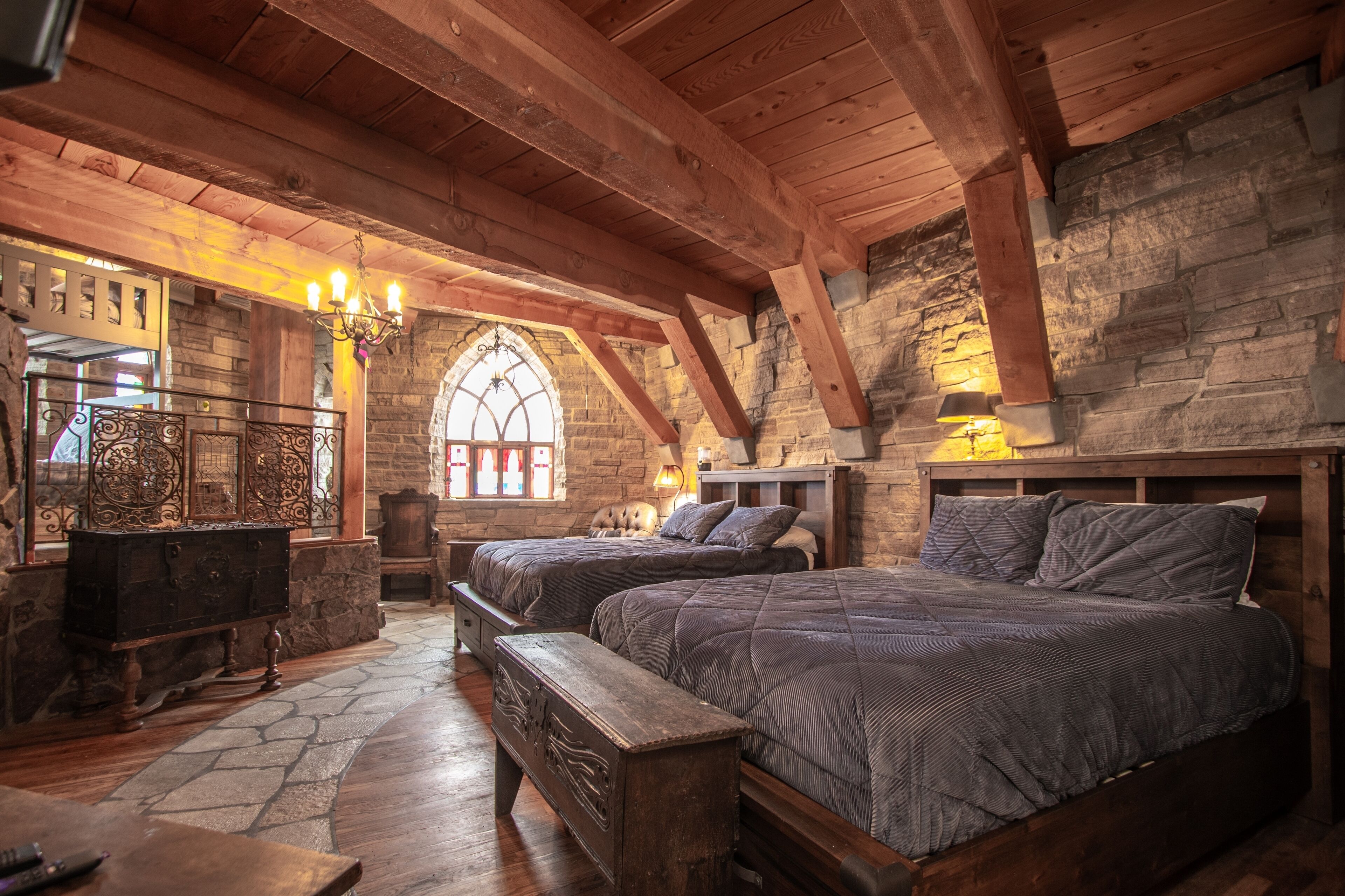 4 makuuhuonetta, silitysrauta/-lauta, internet, vuodevaatteet