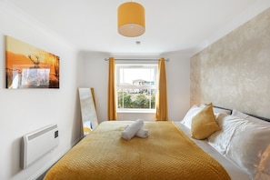 2 bedrooms, iron/ironing board, free WiFi, bed sheets